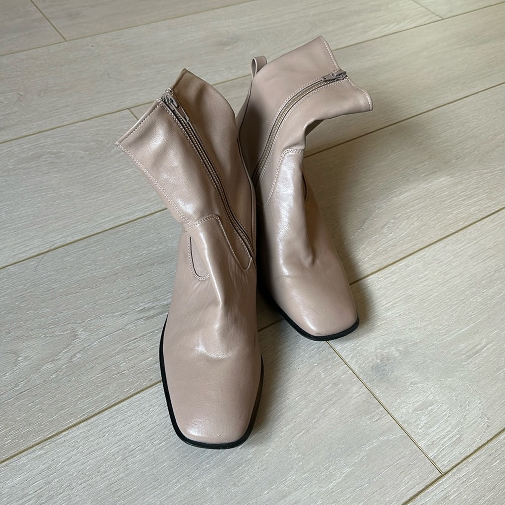 Jeffrey Campbell Ankle Booties!